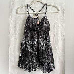 (NWOT)  No Boundaries Halter Top  (size Small)